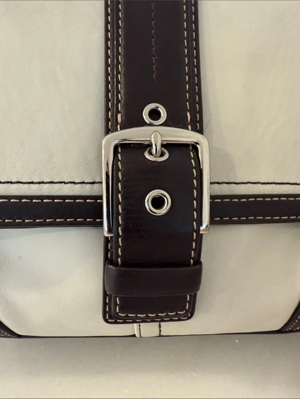 Y2K Coach Hampton Flap Two-Tone White and Dark Brown Leather No E0787-F11196 Bag
